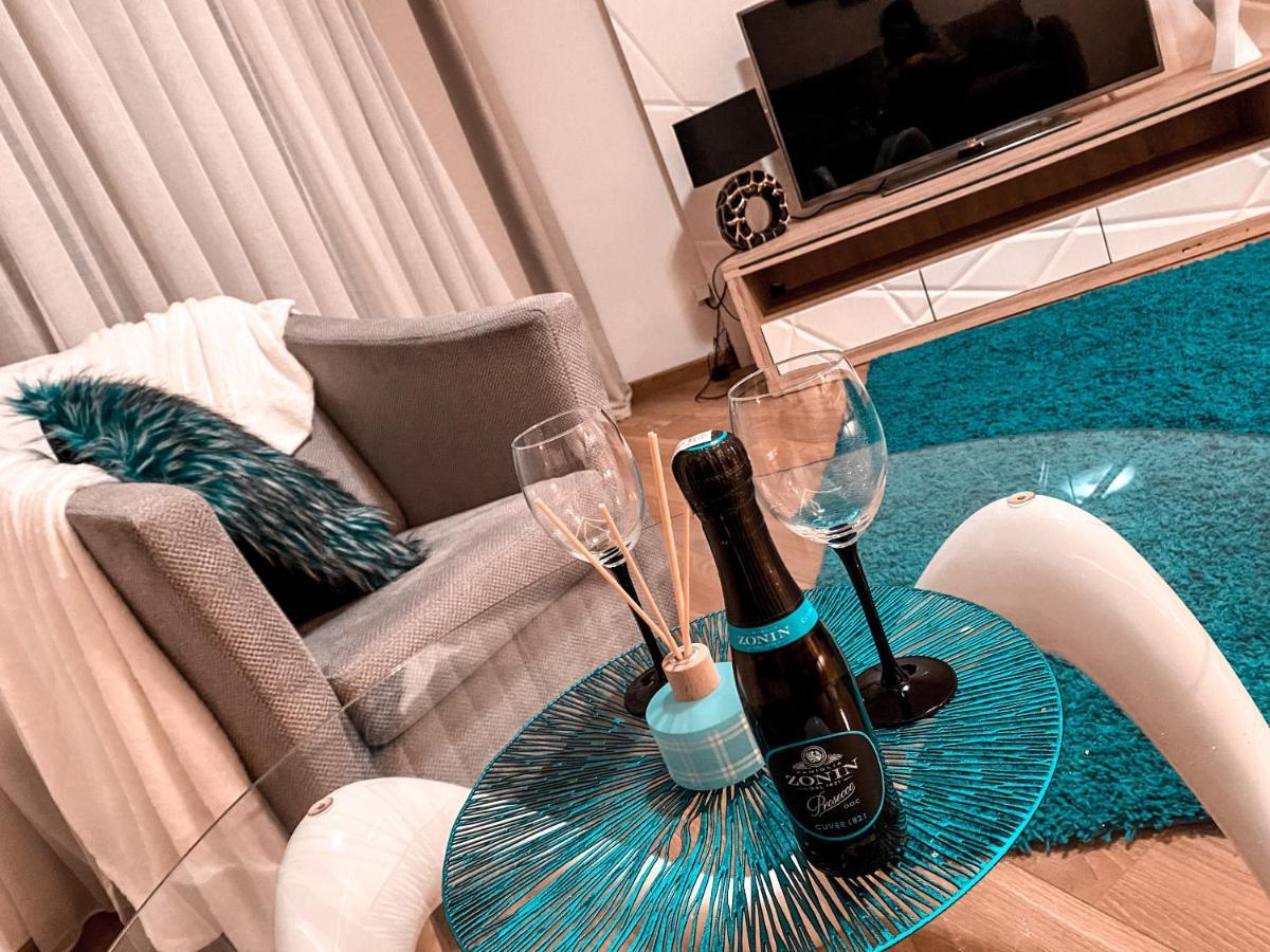 Apartament Solna 80 - Centrum Miasta Z Podziemnym Garazem Kielce Exteriör bild