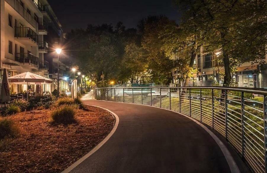 Apartament Solna 80 - Centrum Miasta Z Podziemnym Garazem Kielce Exteriör bild